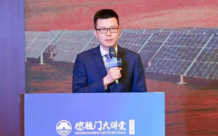 人力资源公司领航国际北区新能源领域负责人蒋雄先生以《新机遇 薪趋势—新能源行业2023人才市场趋势洞察》为主题展开分享